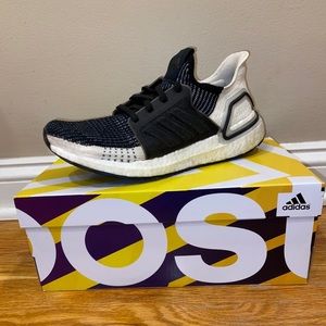 ultra-boost 19 women size 8, black & white